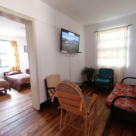 Galapagos Natural Life Hostel Quito Eksteriør billede