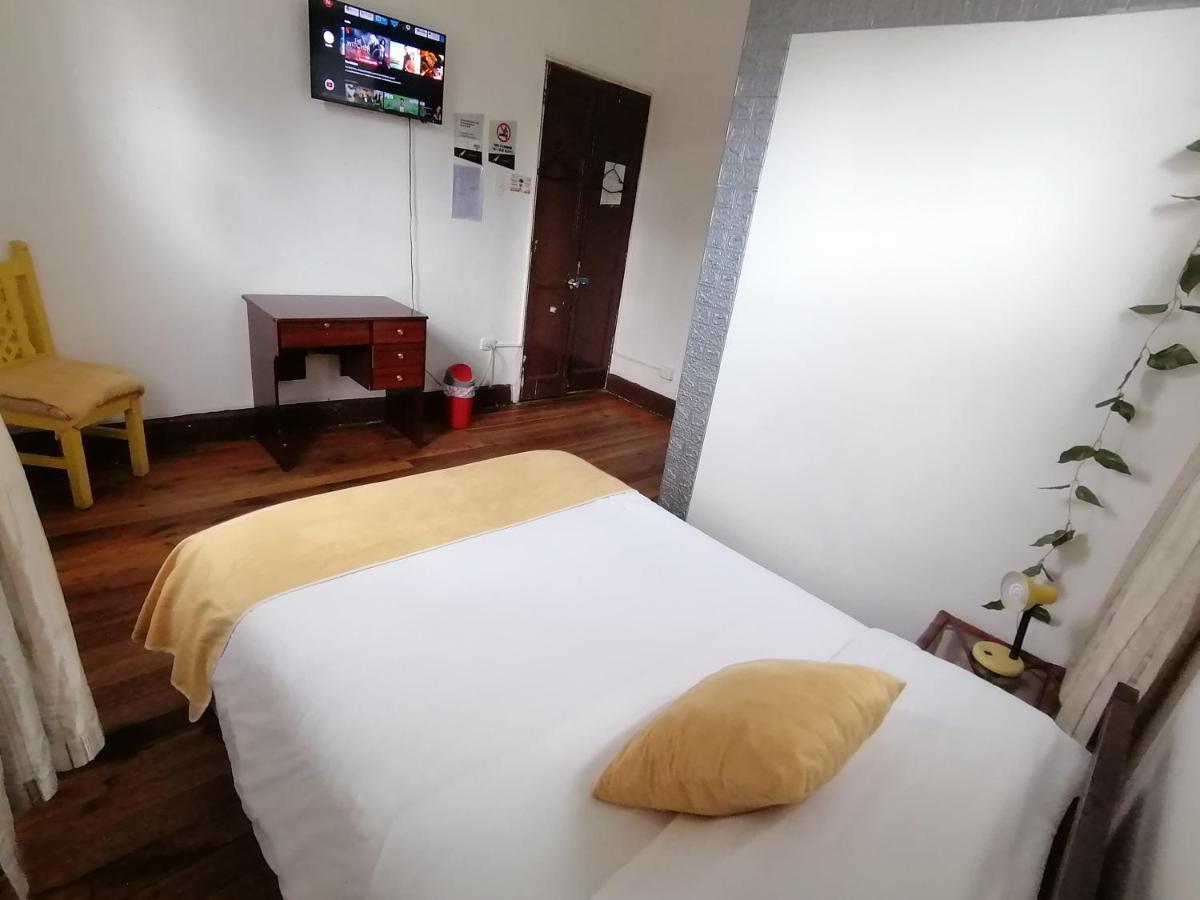 Galapagos Natural Life Hostel Quito Eksteriør billede