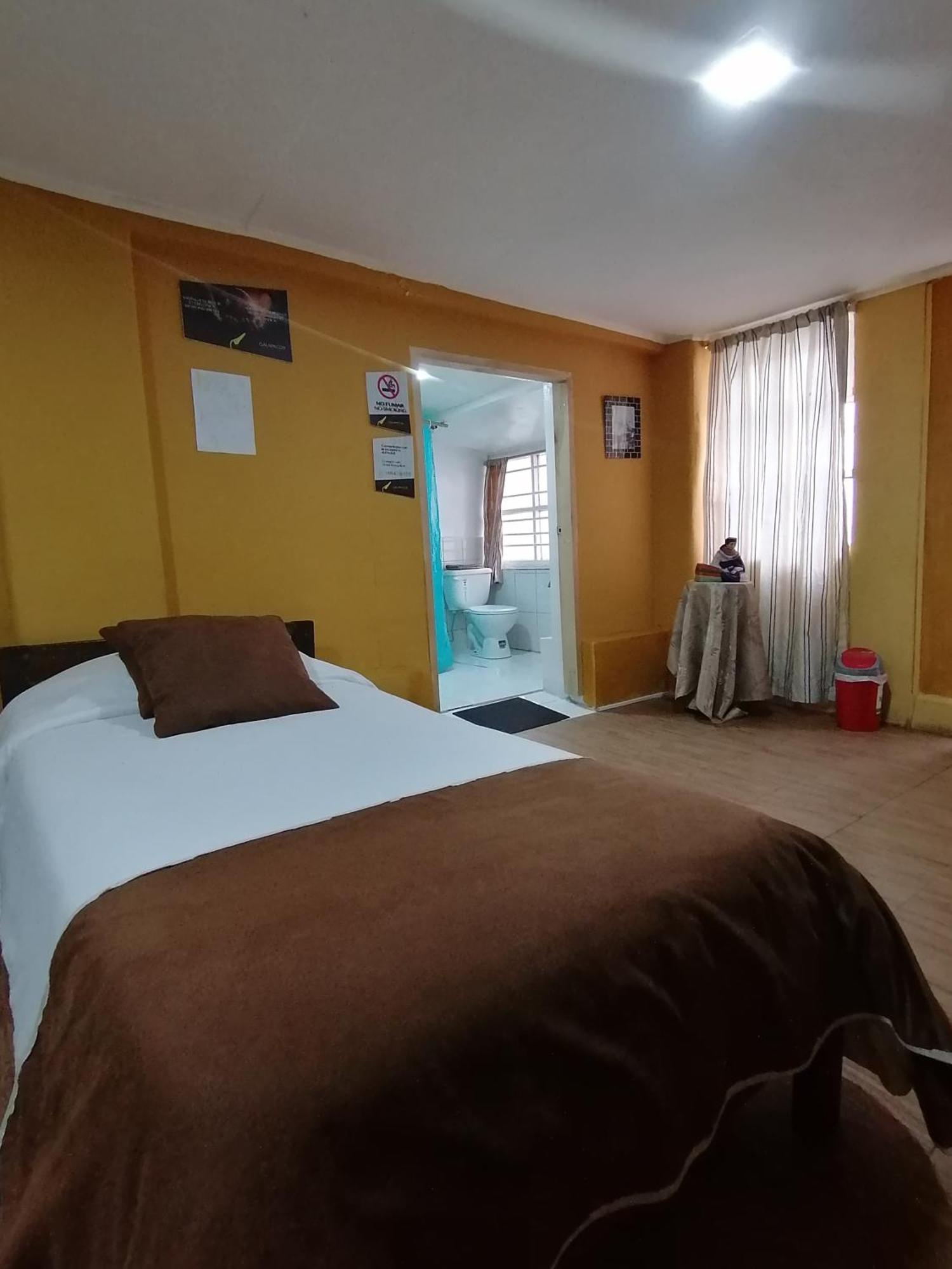 Galapagos Natural Life Hostel Quito Eksteriør billede